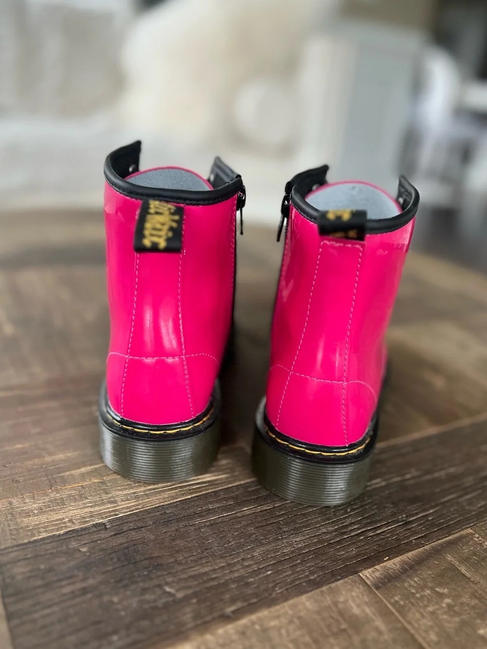 NWOT Dr. Martens 1460 J Girls Hot Pink Patent Lace-Up Boots Shoes Sz 4